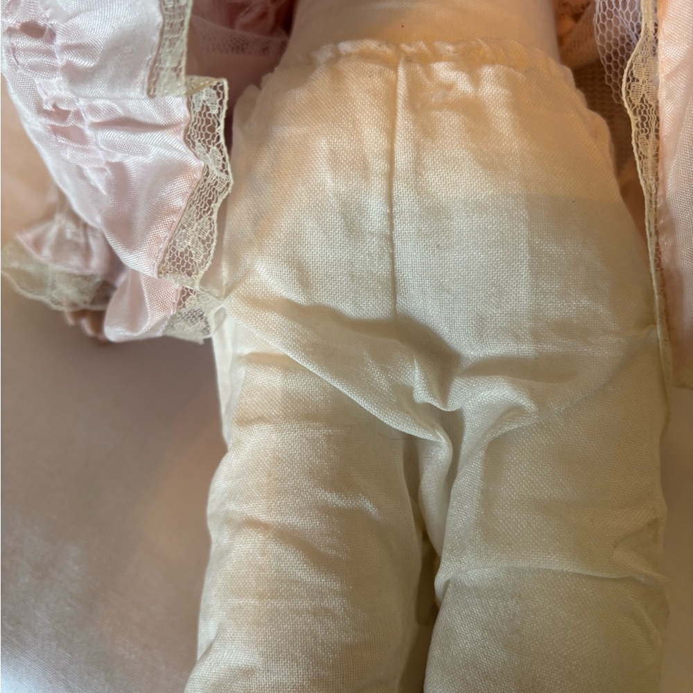 Elegant Pink Doll with Curly Hair - Picture 4 of 6